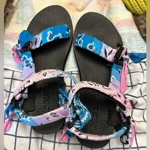 Arizona Love Size 7 Sandals
